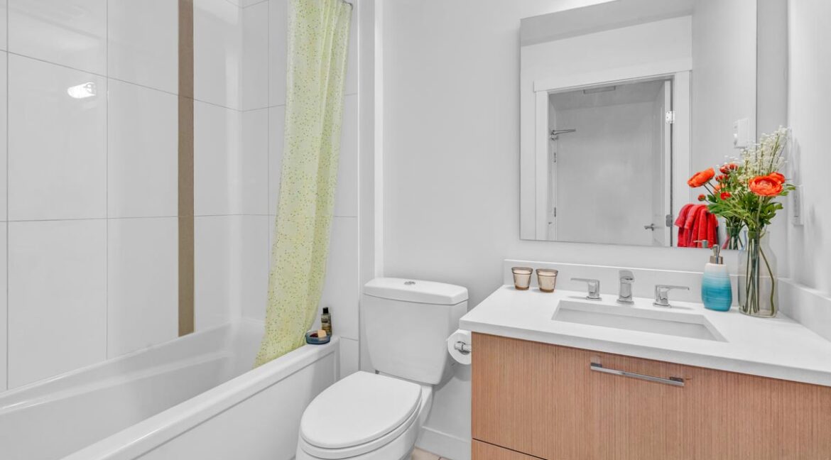 404 688 E 18th Ave Vancouver (19)