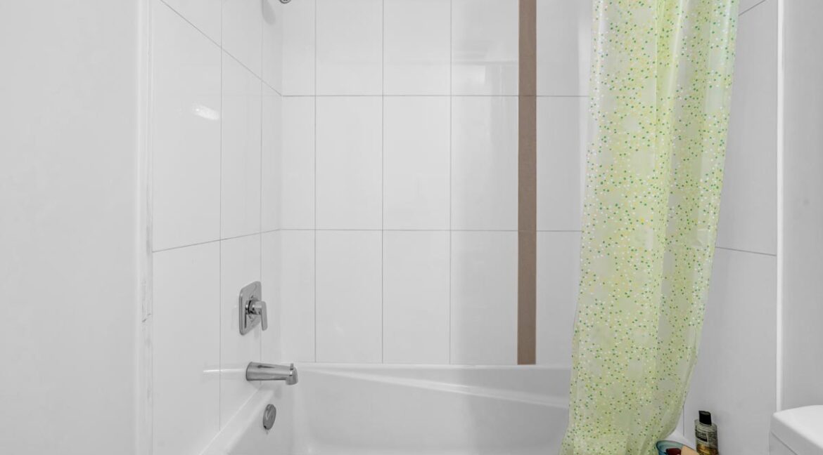 404 688 E 18th Ave Vancouver (20)