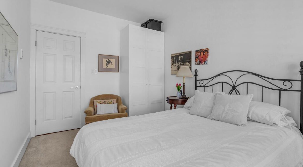 311 3755 W 8th Avenue (19)