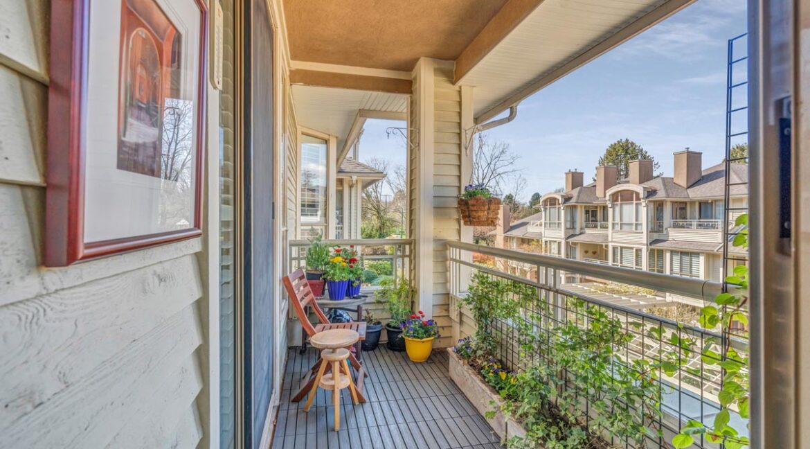 311 3755 W 8th Avenue (32)