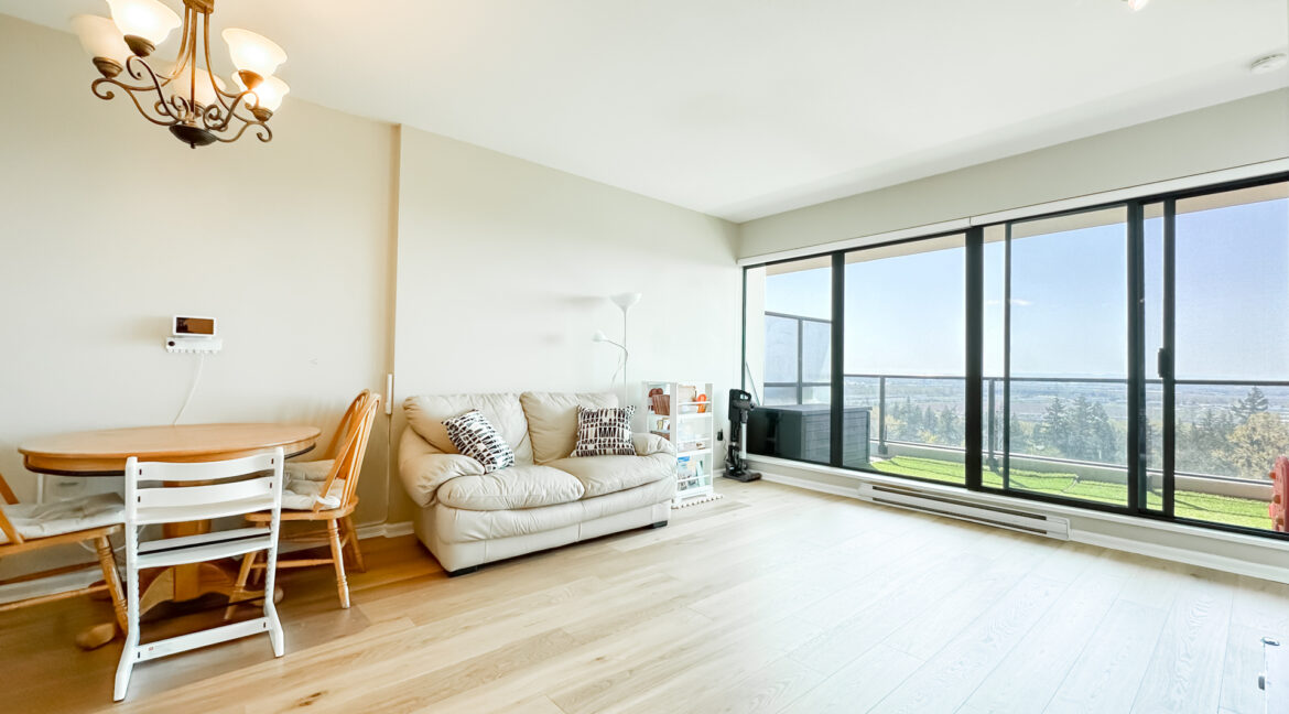1107-6823 STATION HILL DR BURNABY-07