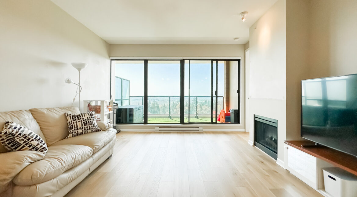 1107-6823 STATION HILL DR BURNABY-09