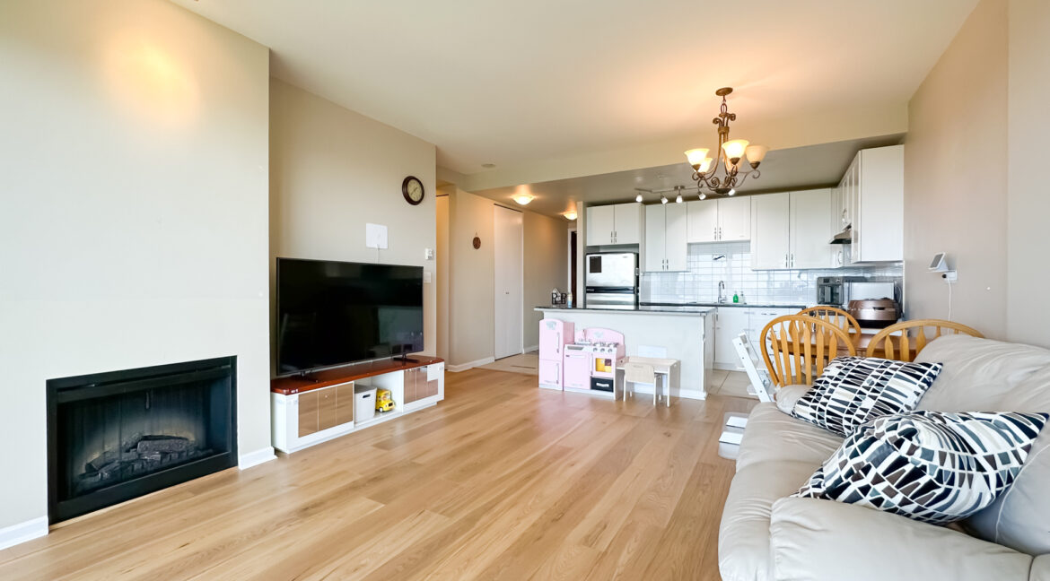 1107-6823 STATION HILL DR BURNABY-11