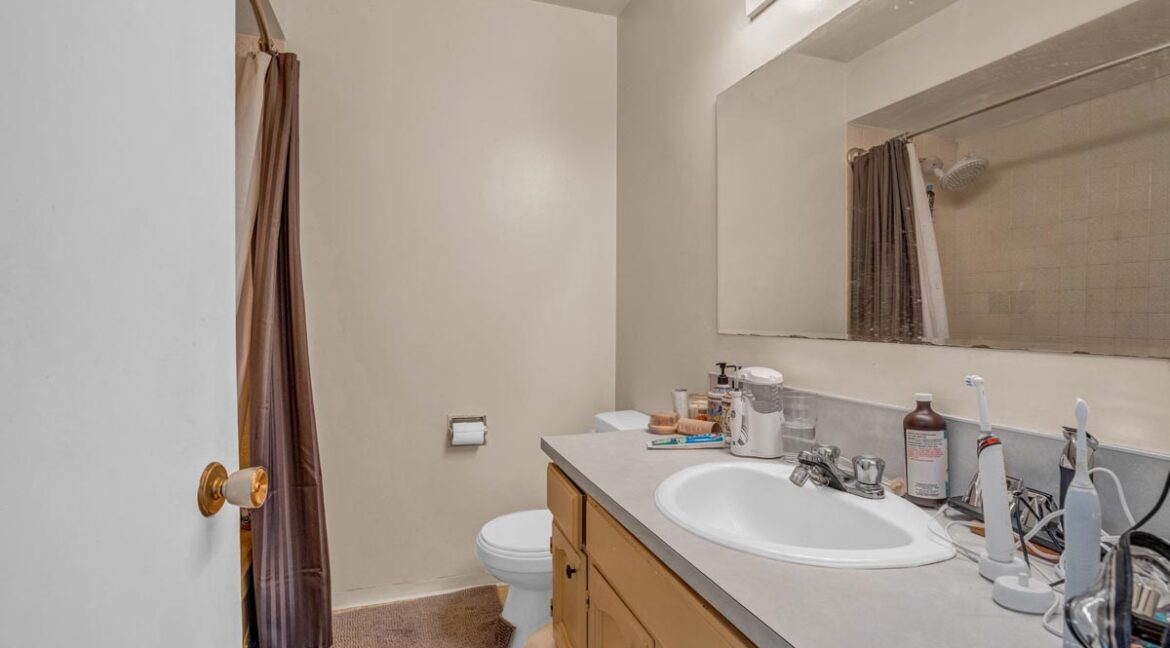 1658 Platt Cres (25)