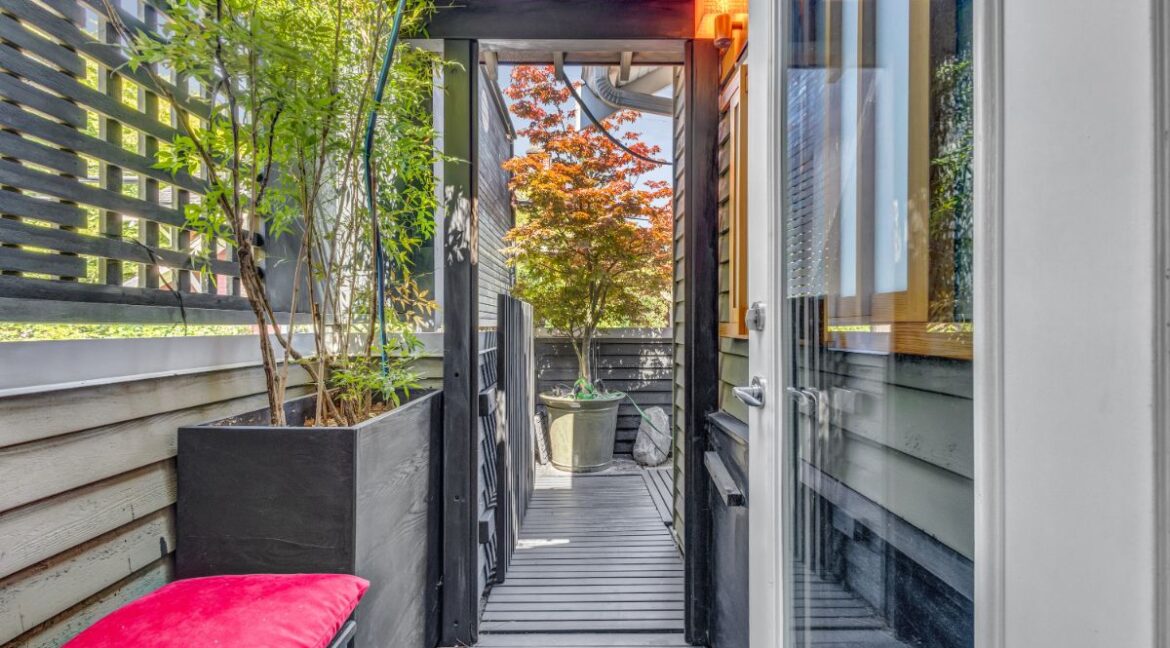 279 W 16th Avenue (34)
