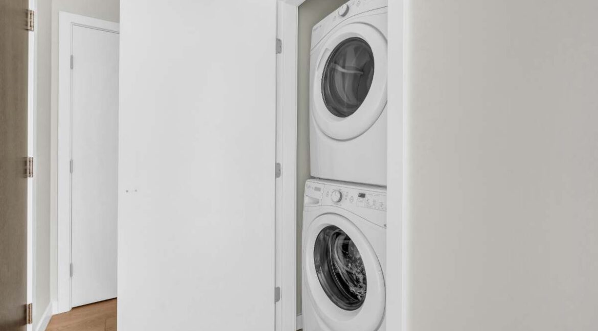 1103 3080 Lincoln Avenue (24)