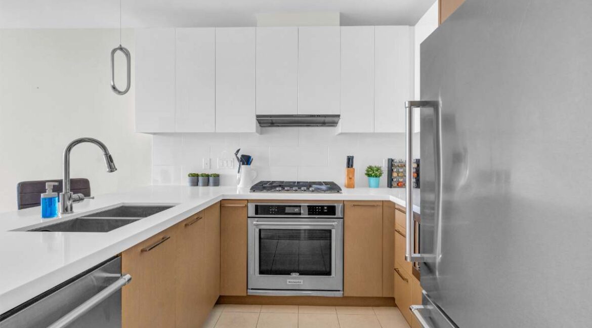 1103 3080 Lincoln Avenue (7)