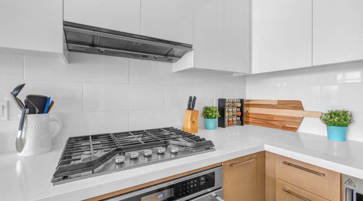 1103 3080 Lincoln Avenue (8)