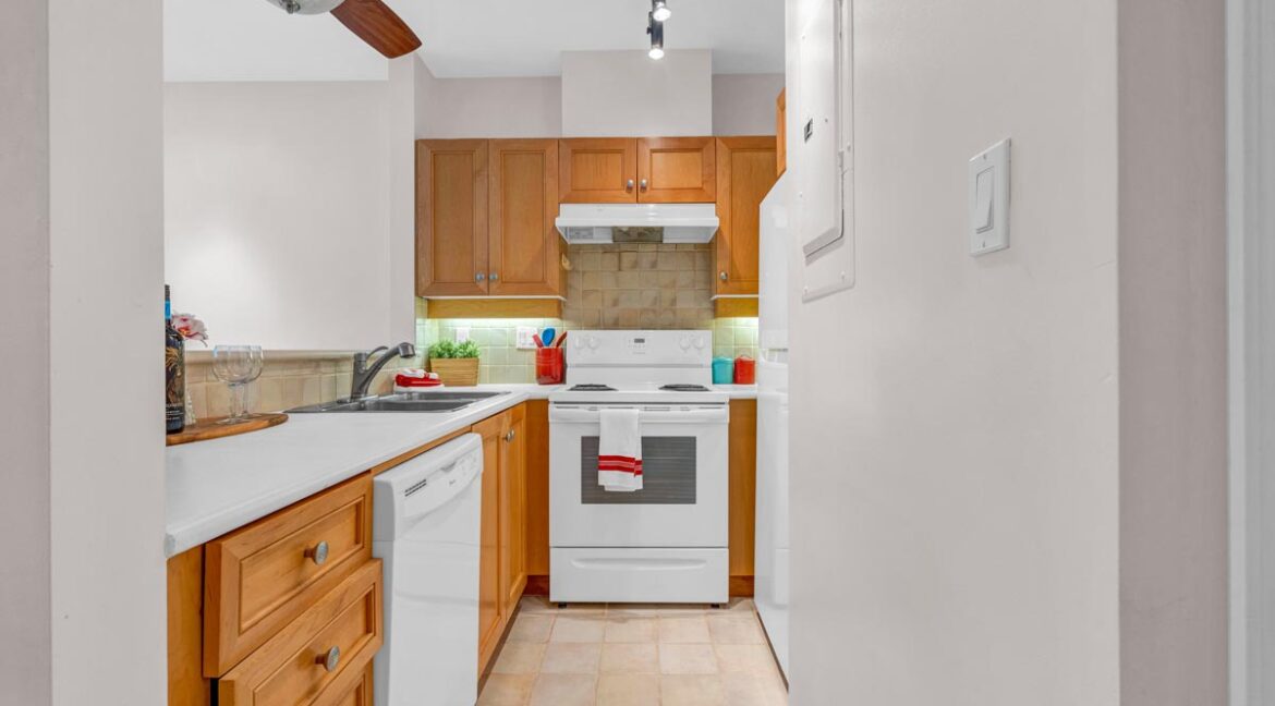 105 3333 W 4th Avenue (2)