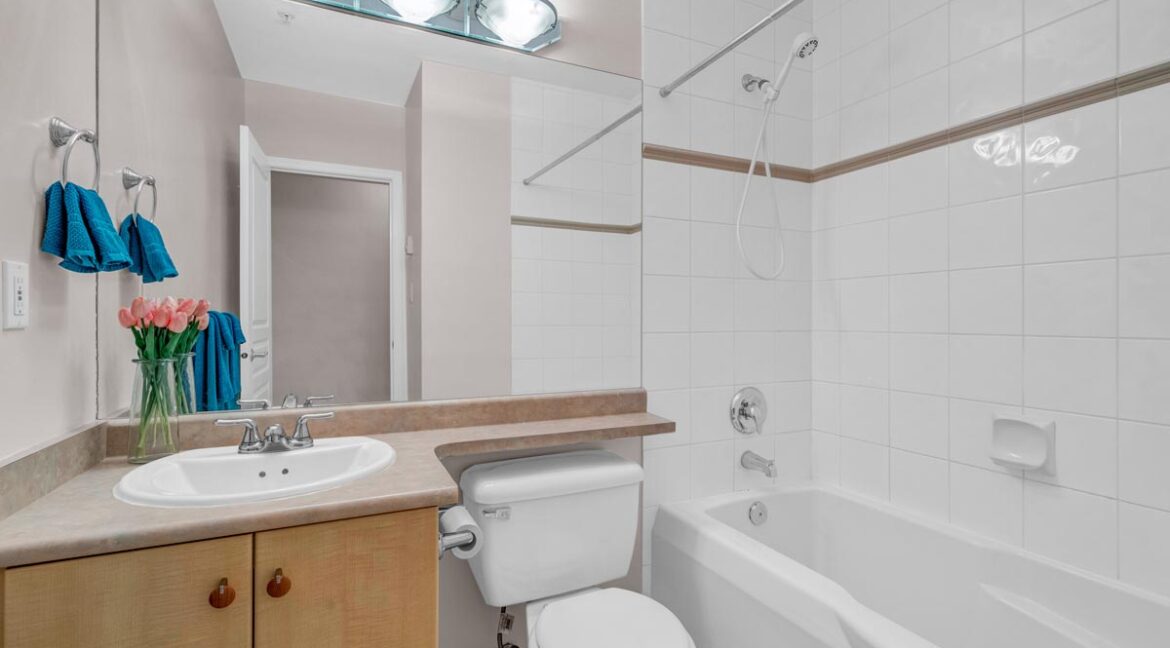 105 3333 W 4th Avenue (22)