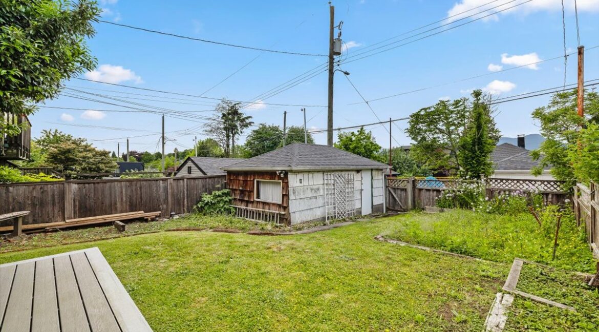 06-2641 E 5th Ave-HD-4