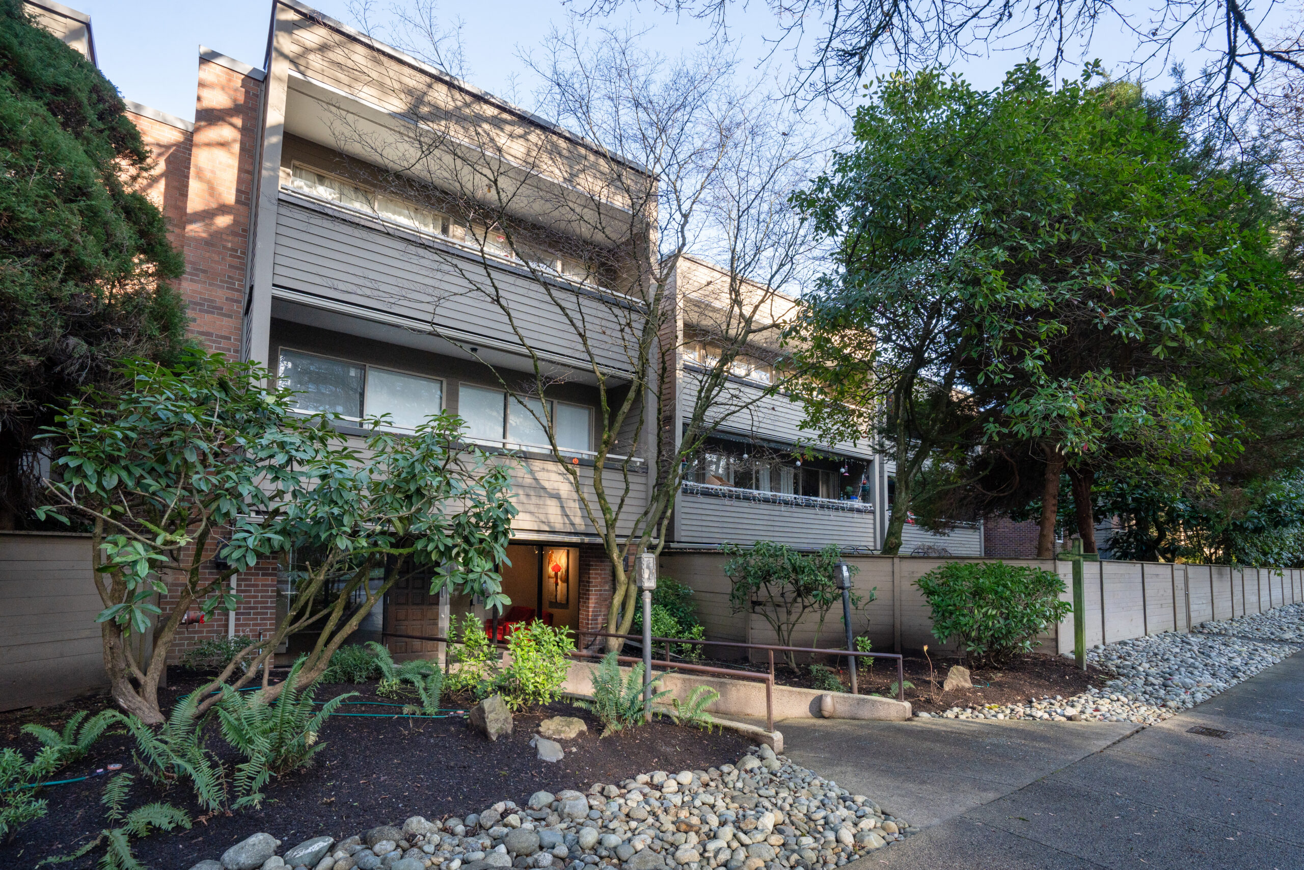 #101-1777 W 13th Avenue