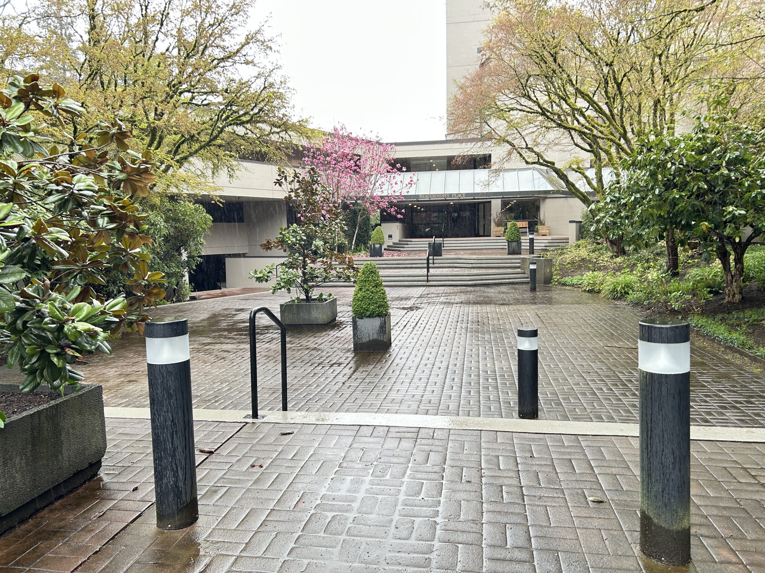 #512-4900 Cartier Street