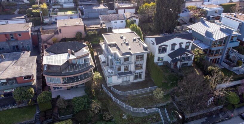 2856 West King Edward Avenue